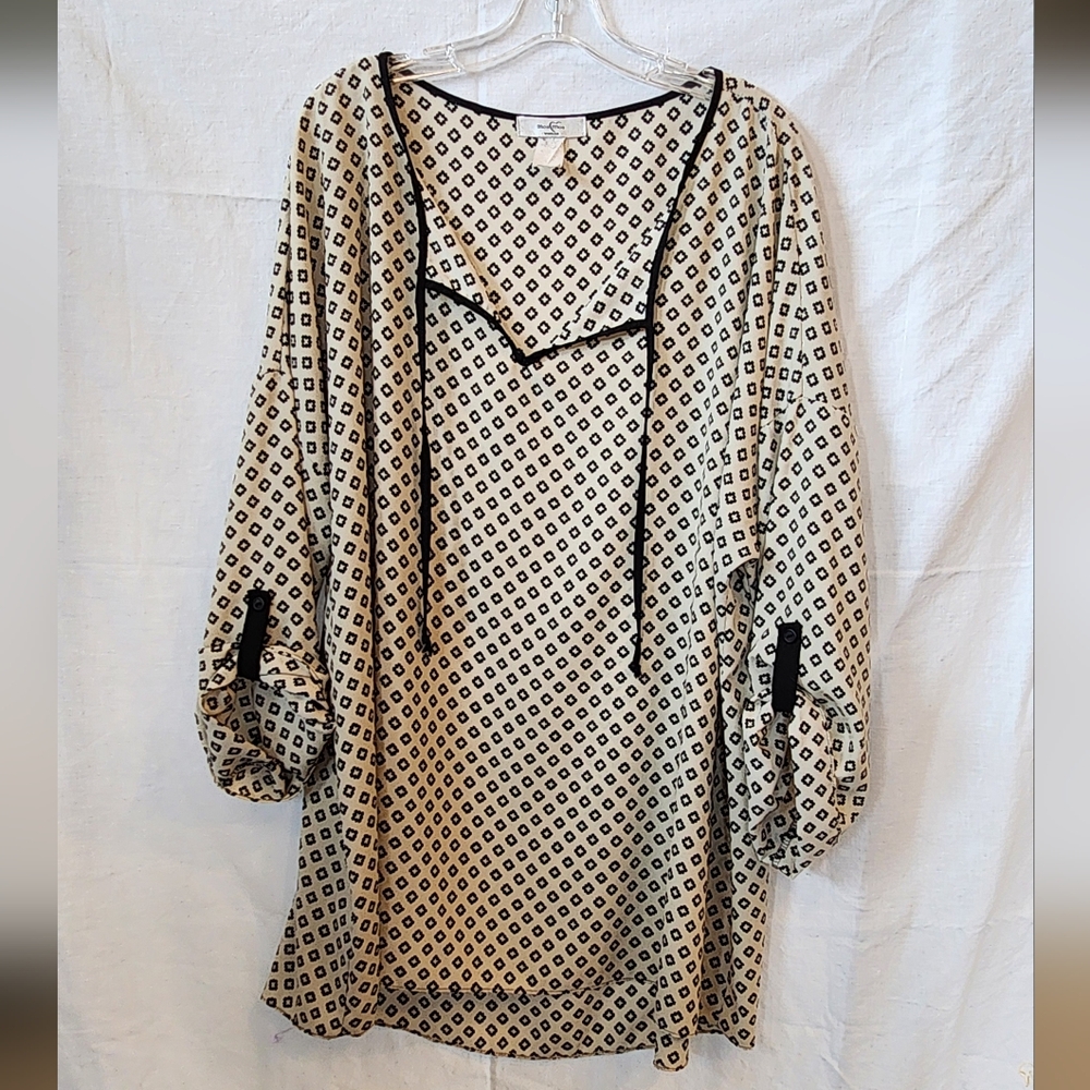 Moa Moa Black and Cream Patterned Top